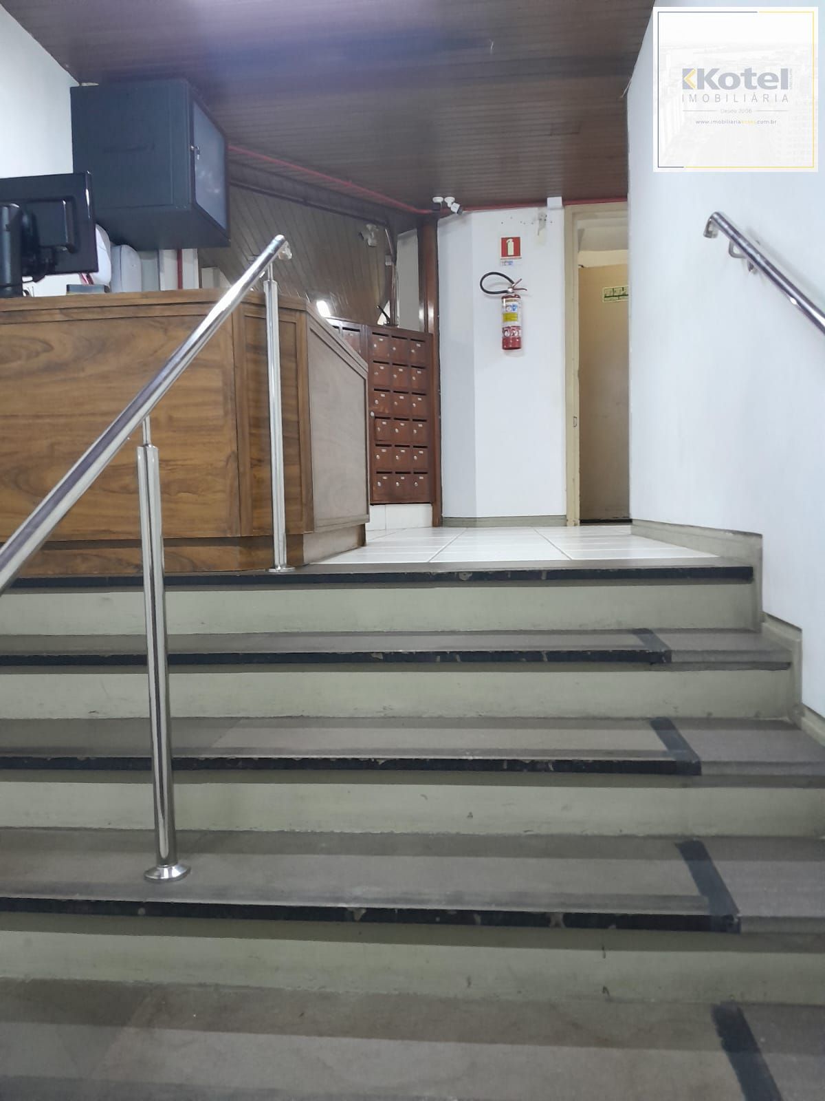 Apartamento 1 dormitorio, com 2 elevadores e 50 M² no Centro Histórico.