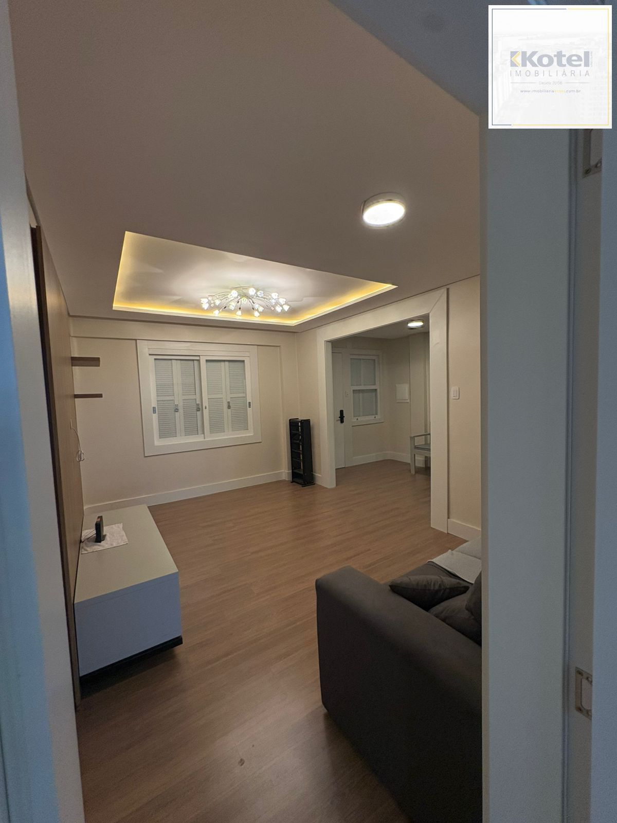 Apartamento com 02 quartos (01 suíte) no Bairro Cidade Baixa em Porto Alegre