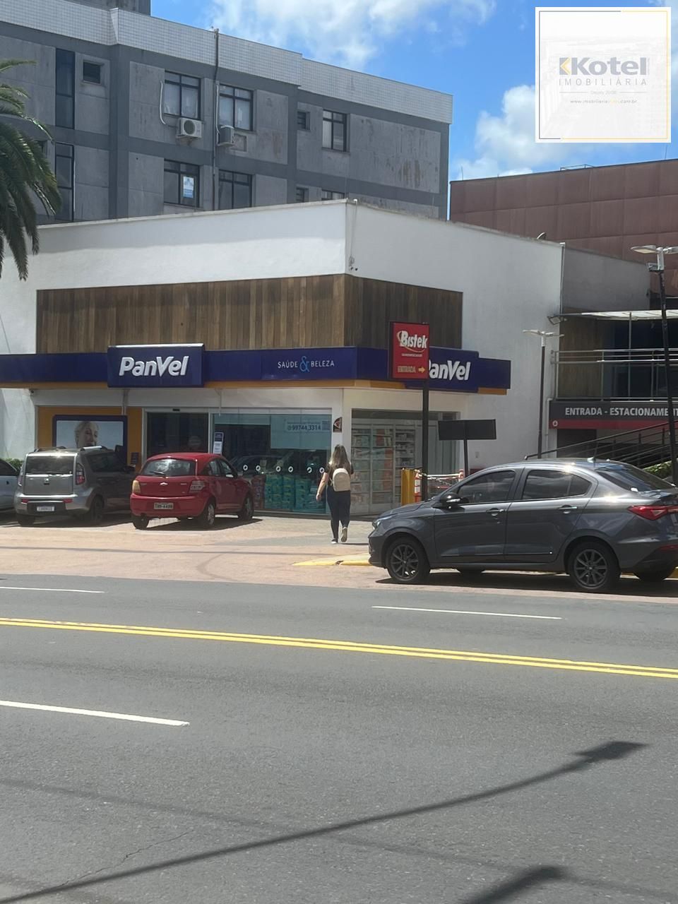 Apartamento à Venda com 02 Quartos na Av do Forte, Vila Ipiranga em Porto Alegre — foto 2