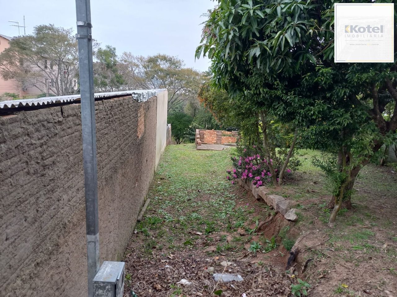 Terreno  9 x 38 todo murado !