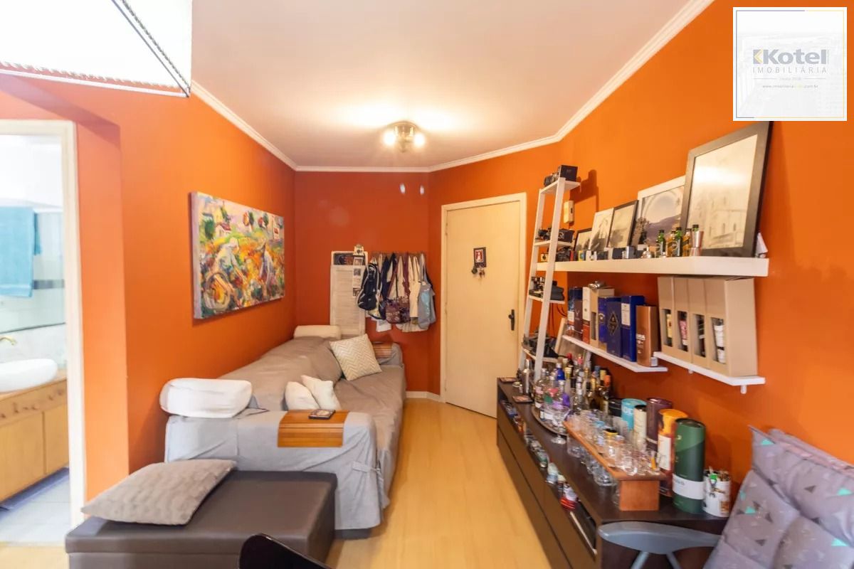Apartamento 02 dormitórios - sacada com churrasqueira peças amplas em Tradicional condomínio no Bairro Cavalhada - 01 vaga escriturada — foto 4