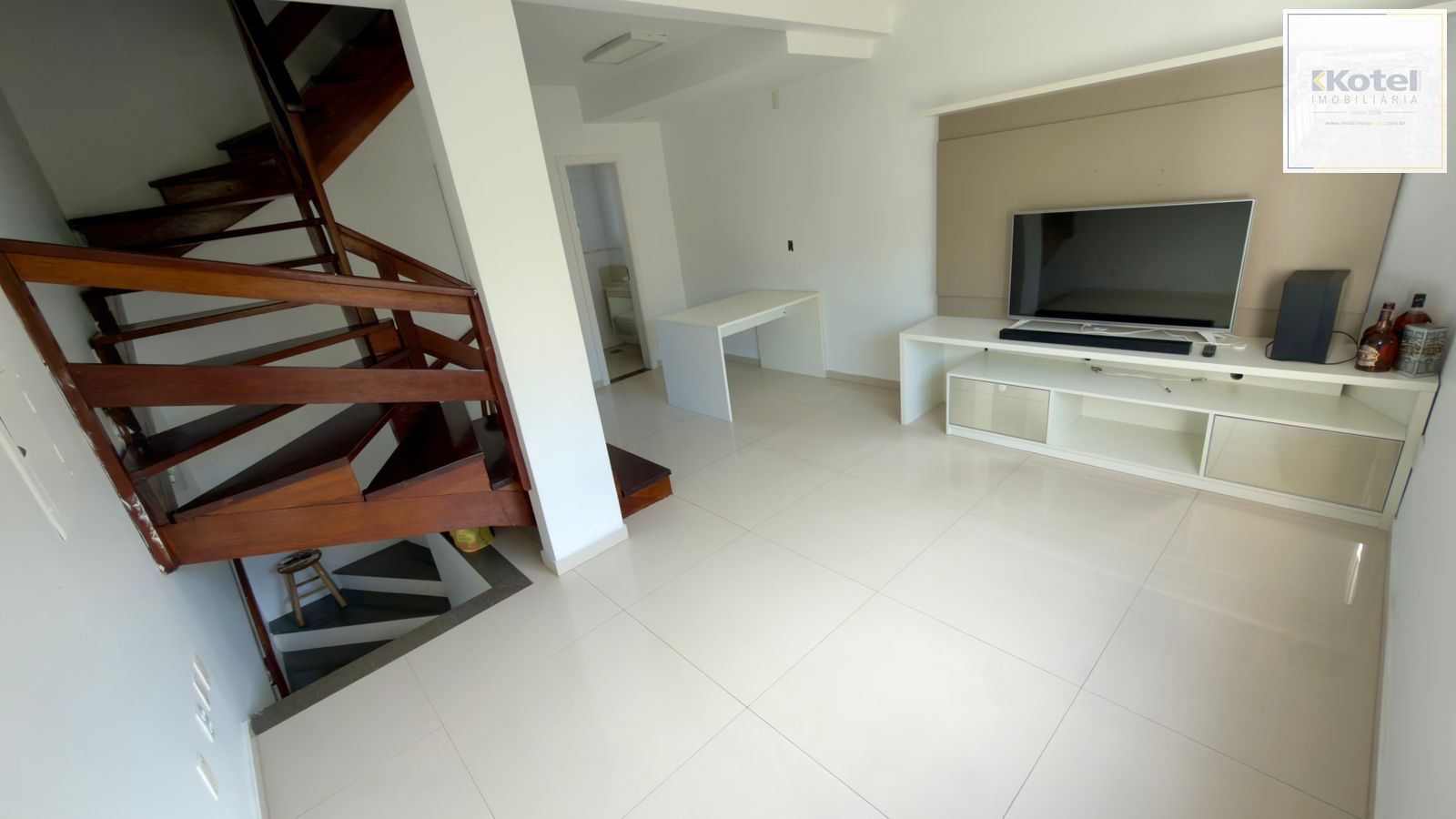 Casa com 02 quartos e 02 vagas no Bairro Jardim Itu em Porto Alegre — foto 2