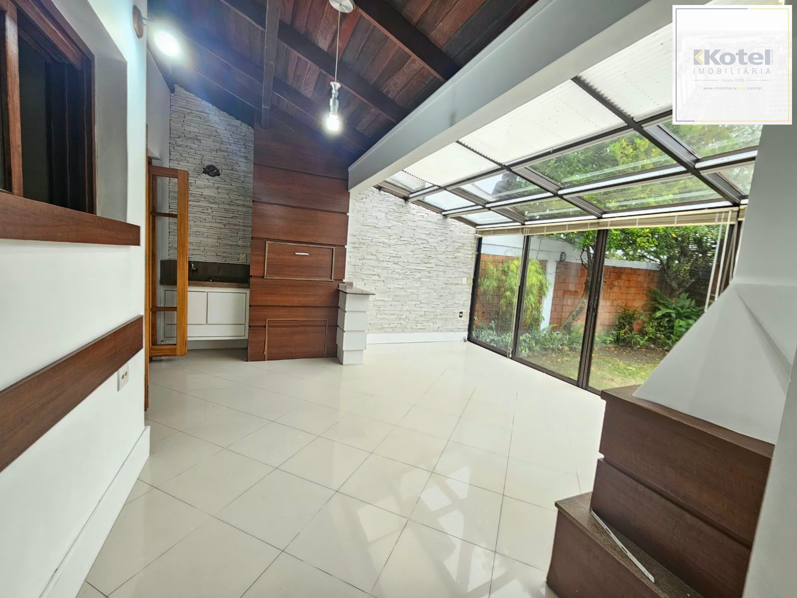 Casa Condominio, 3 dorm, sótão, 3 vagas, infra completa, Cavalhada, POA/RS