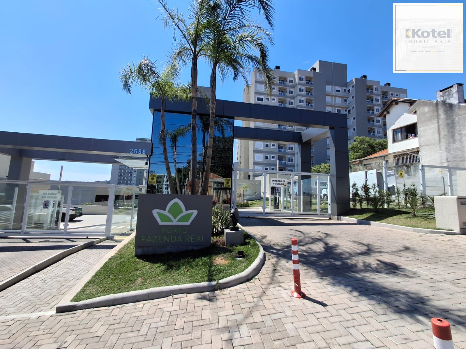 Apartamento de 2 dormitórios com 1 vaga de garagem , nunca habitado !