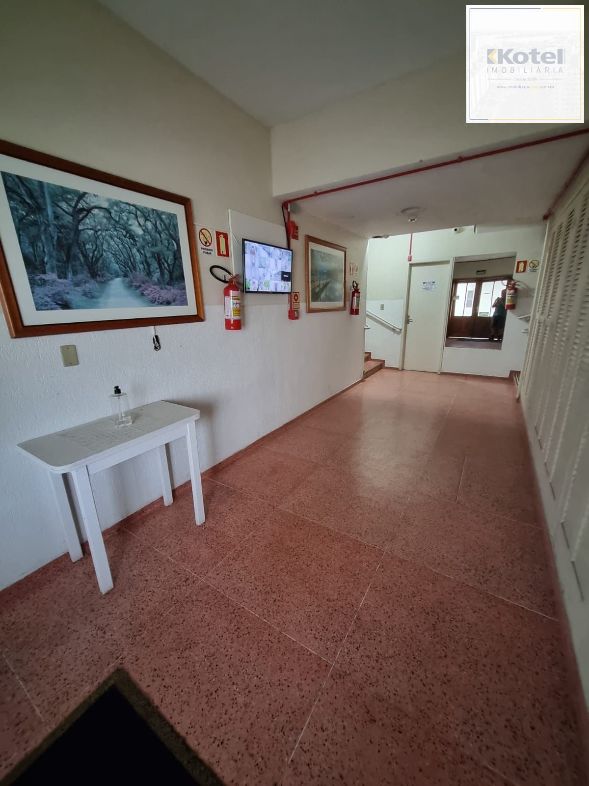 APARTAMENTO 2 DORMITÓRIOS – ÓTIMO ESTADO | LOCALIZAÇÃO PRIVILEGIADA — foto 5
