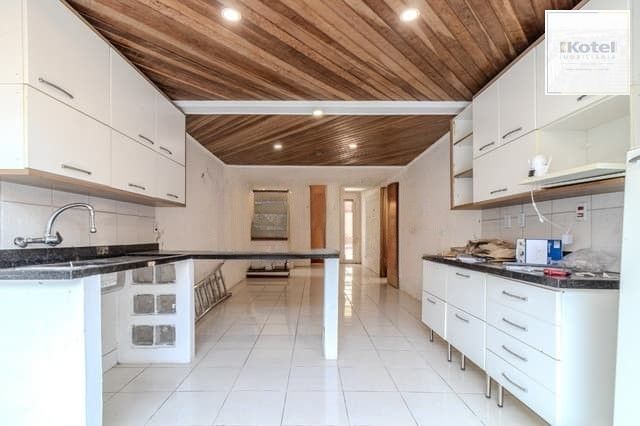 Casa com 04 quartos no Bairro : Partenon em Porto Alegre/RS — foto 5