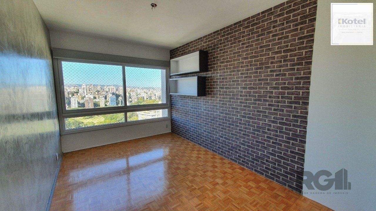 Apartamento com 4 quartos, vaga de garagem, no bairro Moinhos de Vento, Poa/RS