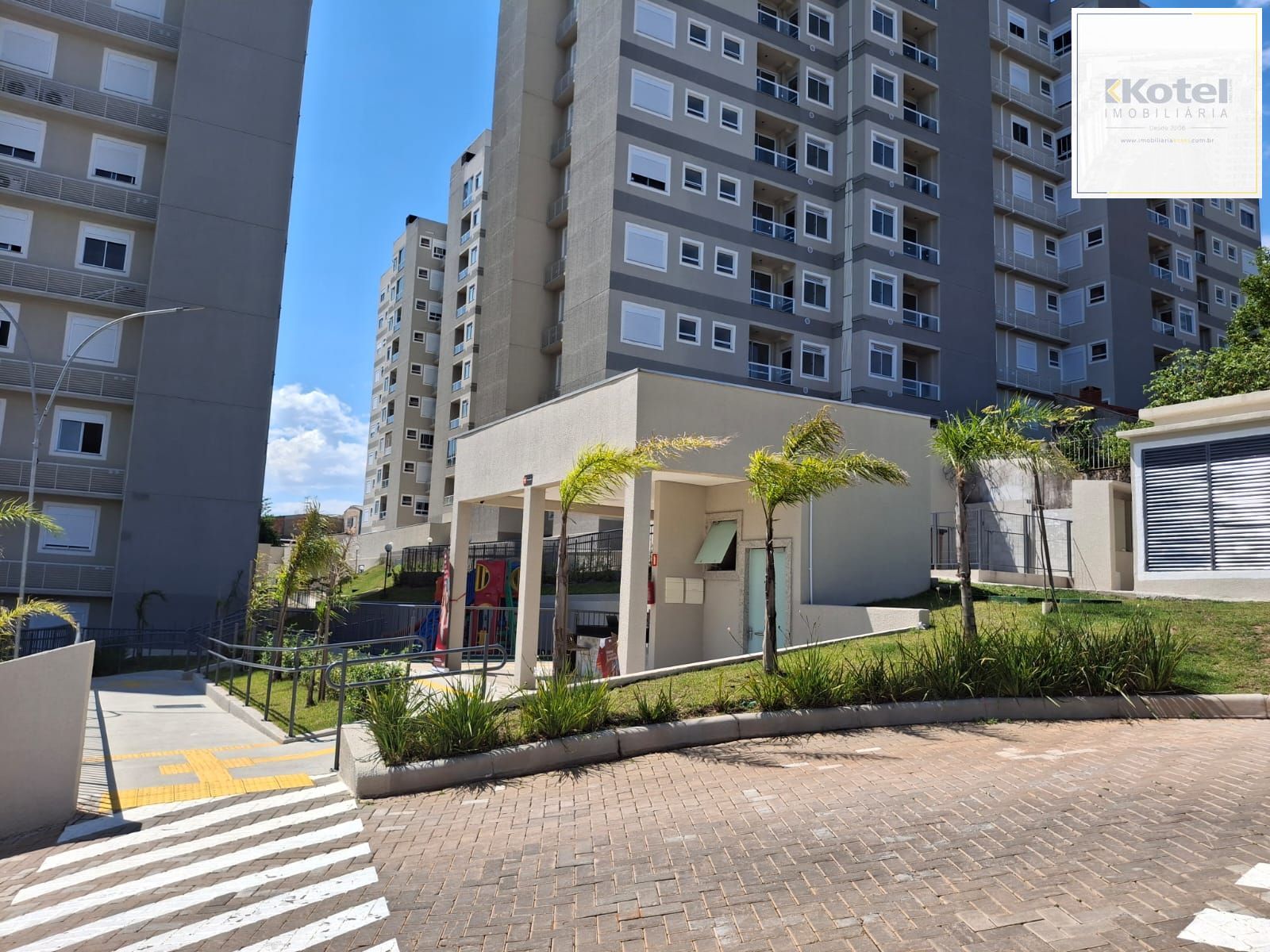 Apartamento de 2 dormitórios com 1 vaga de garagem , nunca habitado !