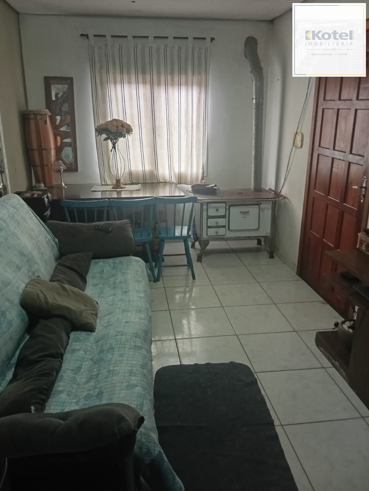 Casa 2 dormitórios com vaga de garagem, bairro Ponta Grossa, Porto Alegre