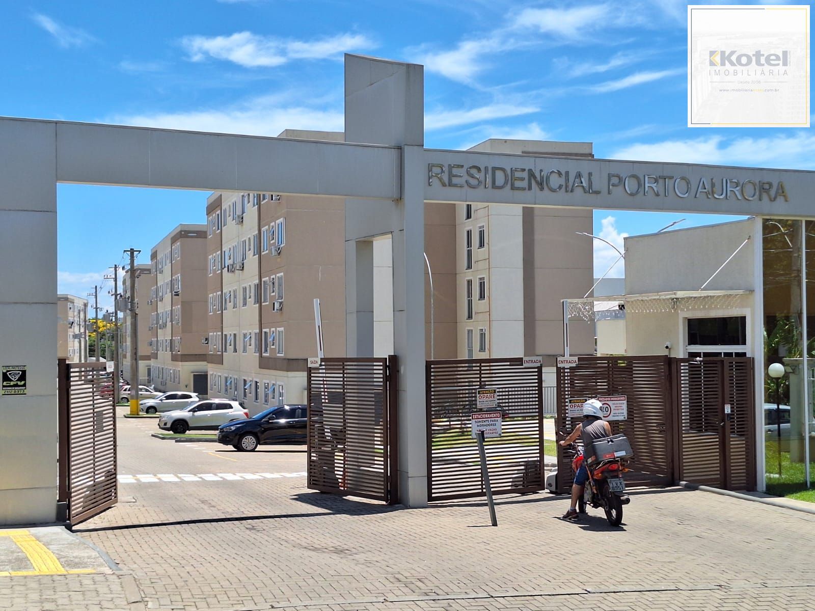 Apartamento, 2 dormitórios, 1 vaga escriturada, Cavalhada, Porto Alegre