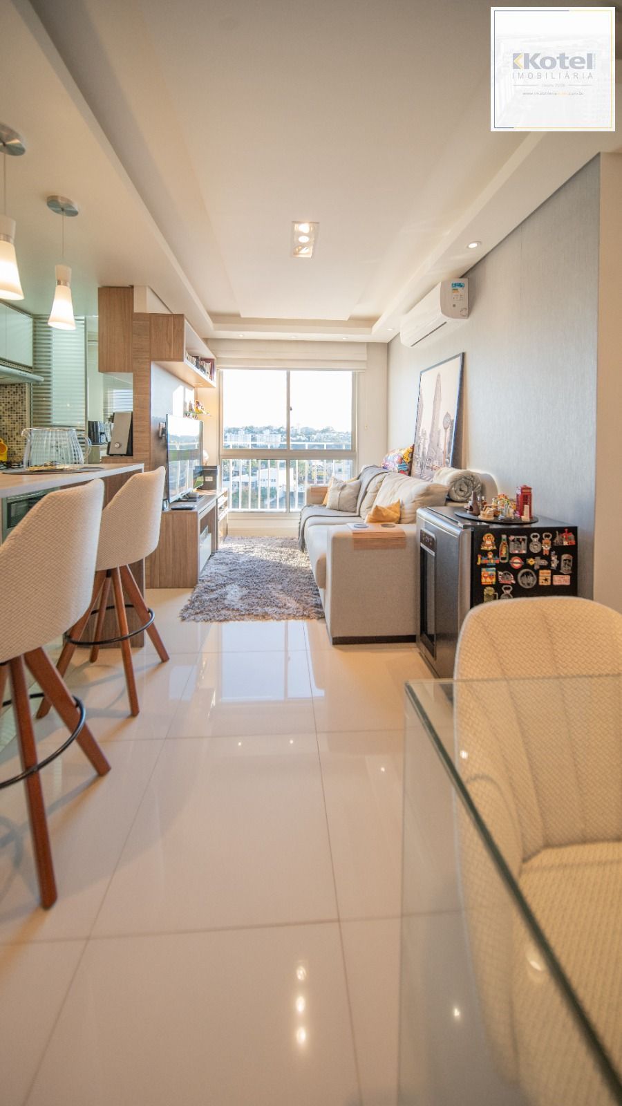 Apartamento 2 dormitórios com suíte, vaga coberta, bairro Glória, Porto Alegre