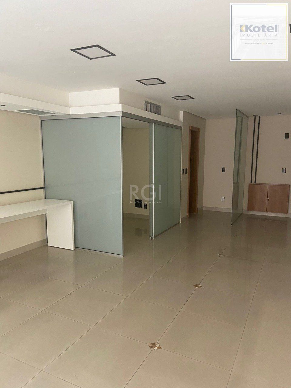 Sala comercial, bairro Moinhos de Vento, Porto Alegre/RS