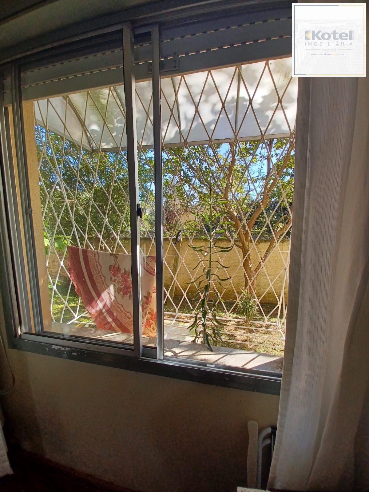 APTO 2 DORM, TÉRREO EM CONDOMÍNIO FECHADO