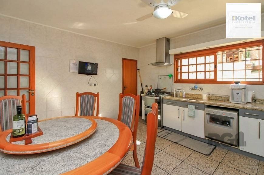 Casa com 3 Dormitórios no Bairro Tristeza na Zona Sul de Porto Alegre — foto 5