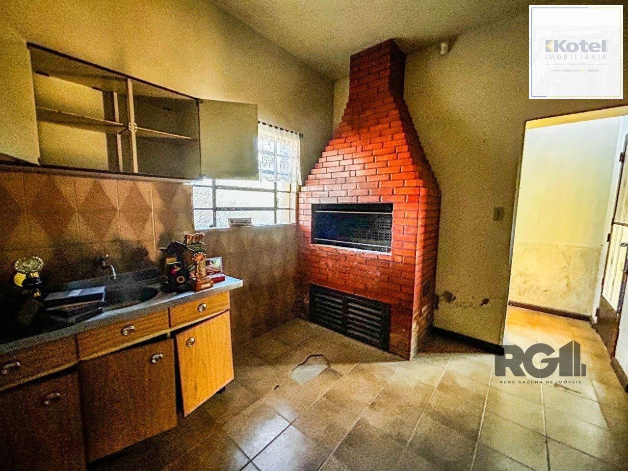 Casa com 2 salas comerciais, 3 quartos, vaga de garagem churrasqueira, suíte, no bairro Cavalhada, Porto Alegre/RS — foto 5
