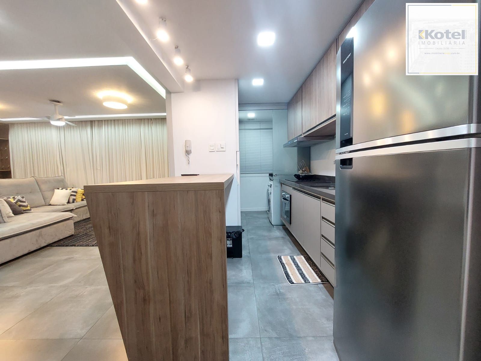 APARTAMENTO  MOBILIADO 3 dormitórios tranformado em 2 com 1 suite em 75m2, 1 vaga no bairro Jardim Carvalho.