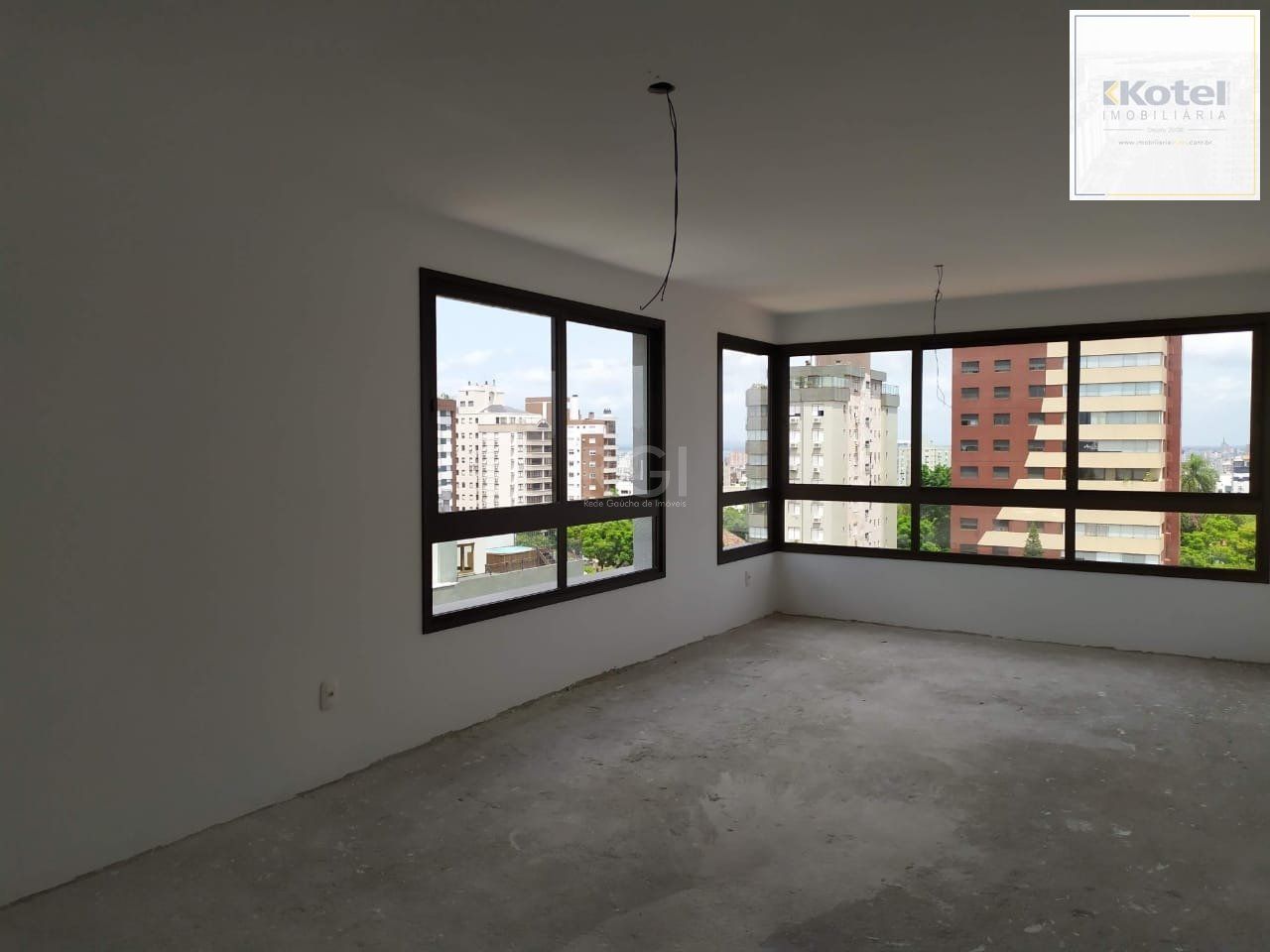 Apartamento para Venda, 90.31m², 2 dormitórios (2 suítes), 2 vagas - Petrópolis — foto 4