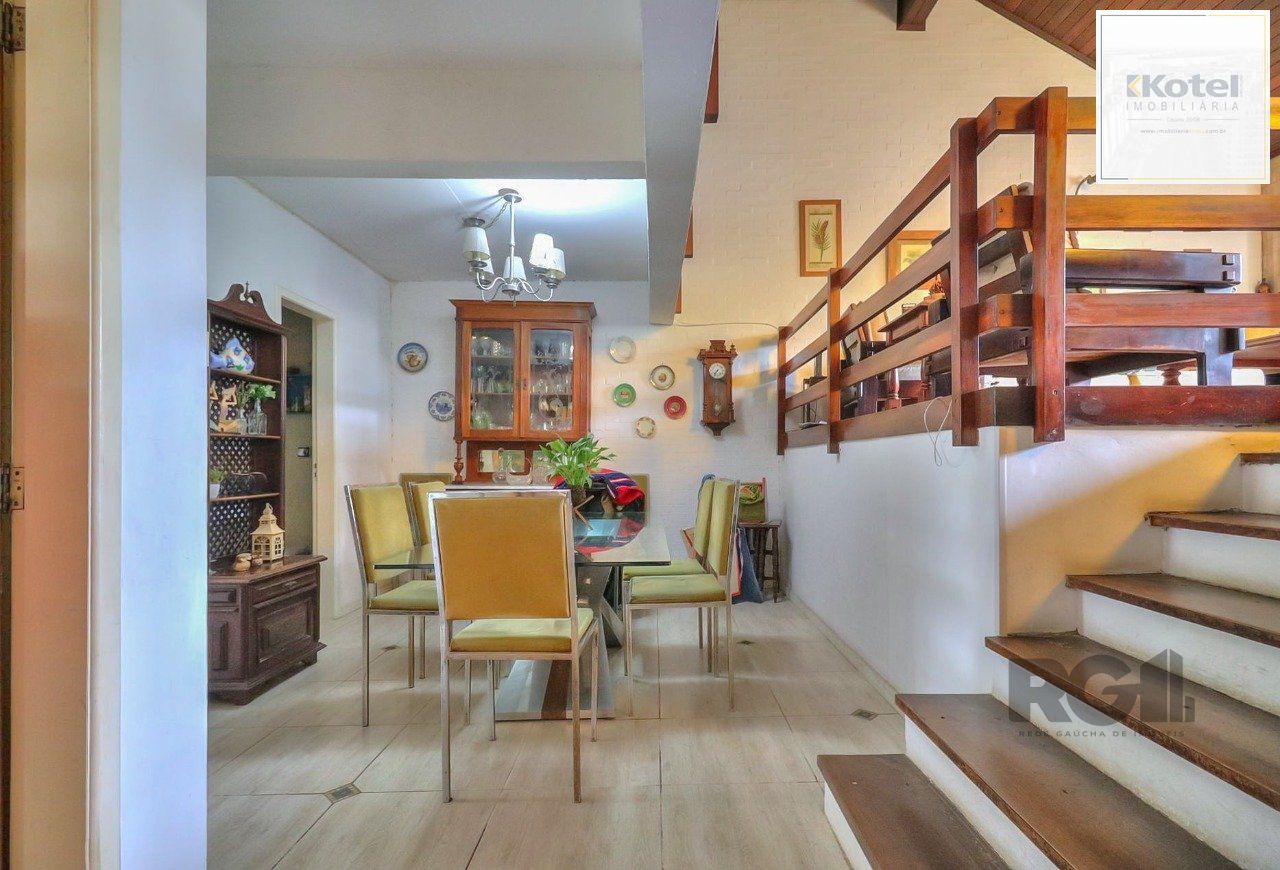 Casa a venda composta de 4 dormitórios no bairro Jardim Isabel em Porto Alegre