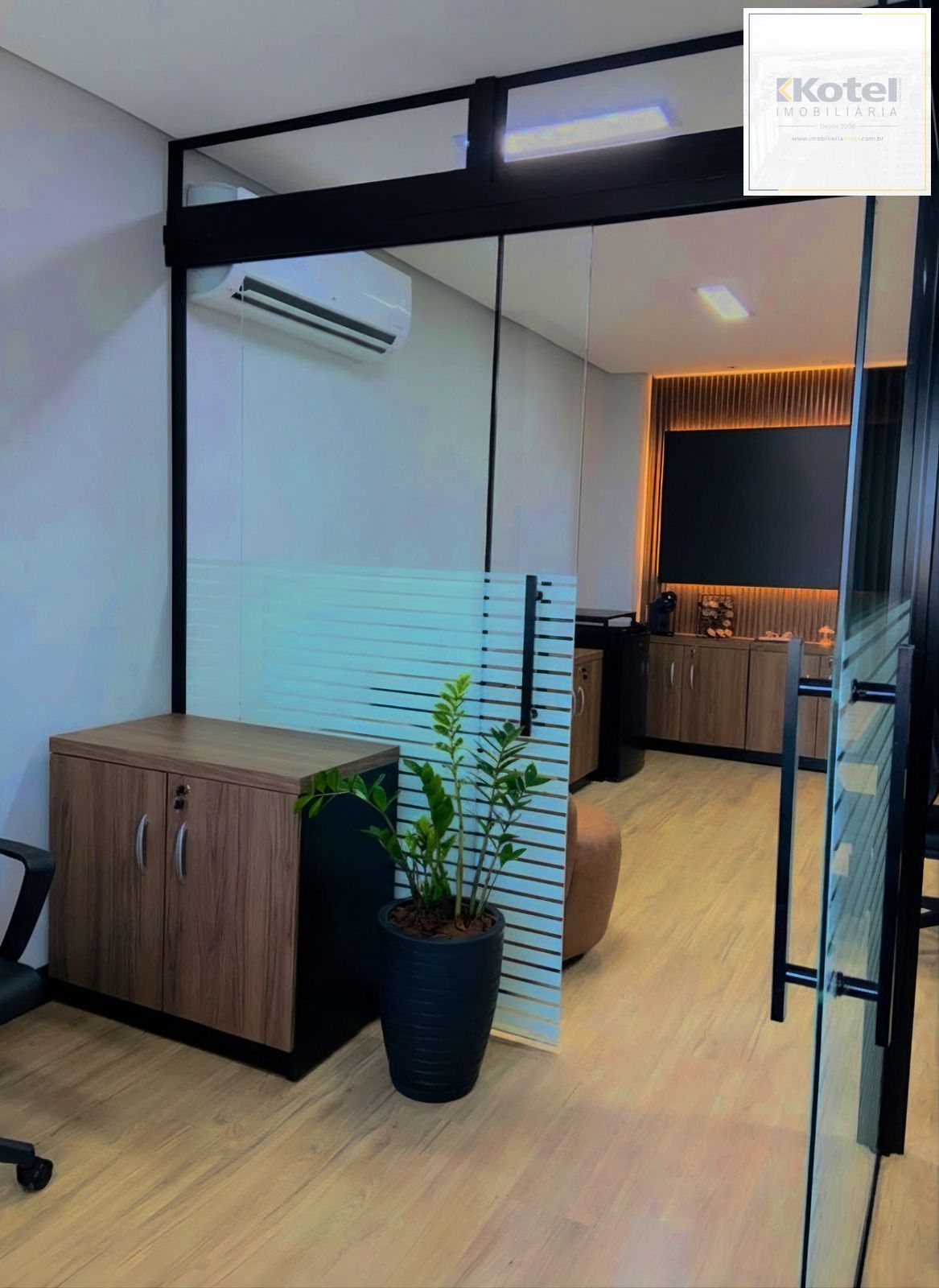 Sala comercial no Hom Lindoia