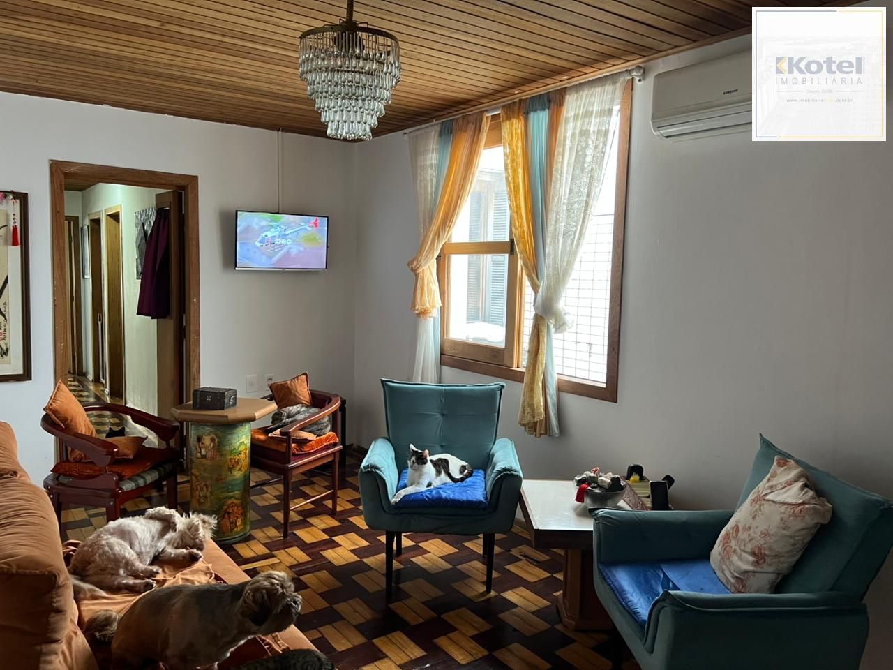 Apartamento com 03 quartos e 02 banheiros no Centro Histórico de Porto Alegre. — foto 2