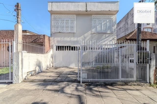 Casa com 04 quartos no Bairro : Partenon em Porto Alegre/RS — foto 2