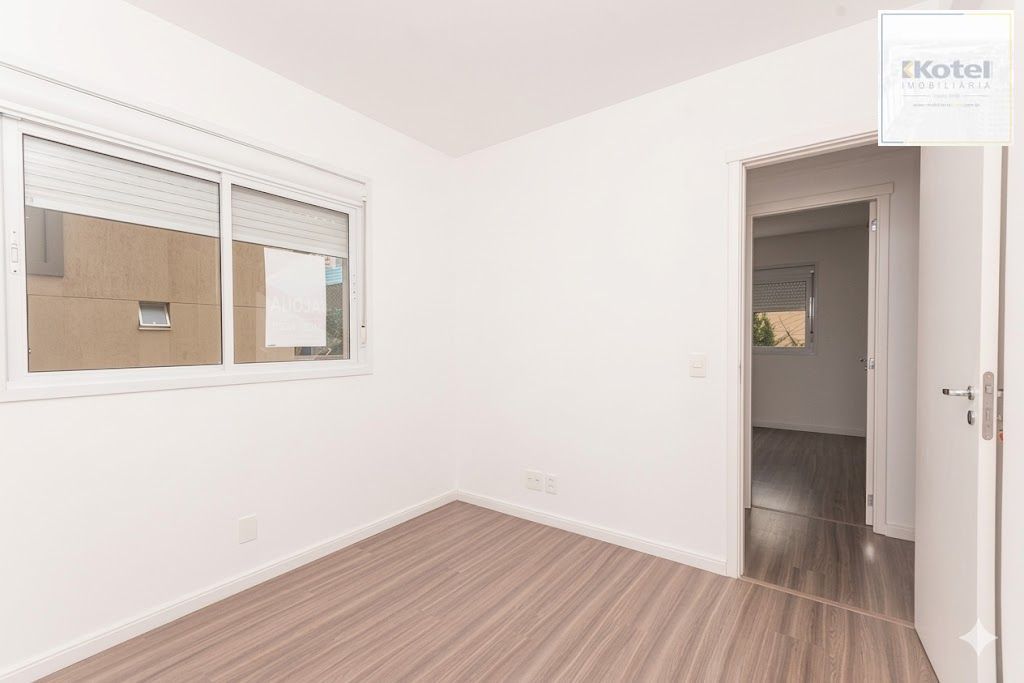 Apartamento com 02 dormitórios e 01 vaga no Bairro Jardim Carvalho Porto Alegre