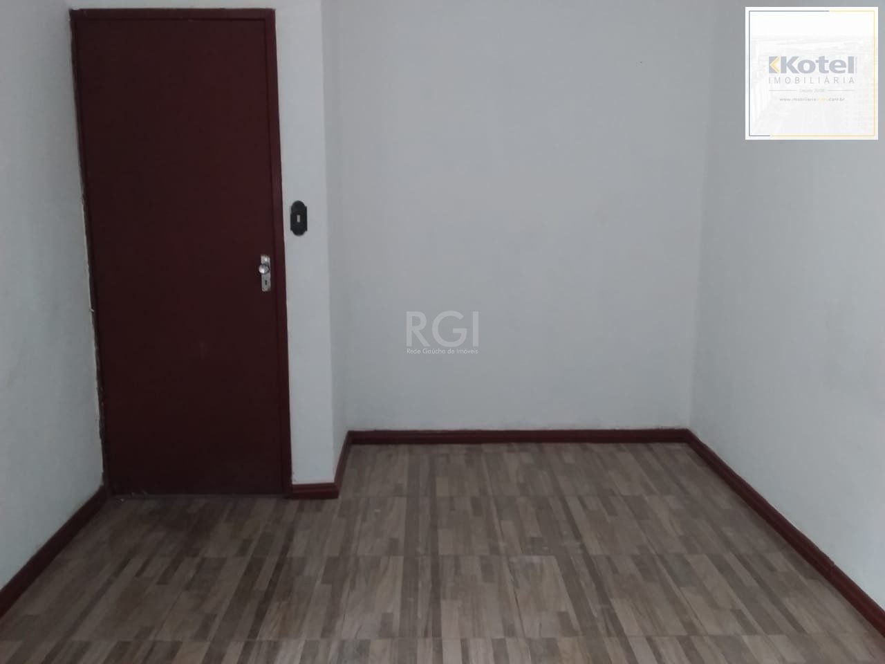 Casa  3 dormitórios, sendo 1 suites, 2 vagas - Medianeira, Porto Alegre/RS — foto 4