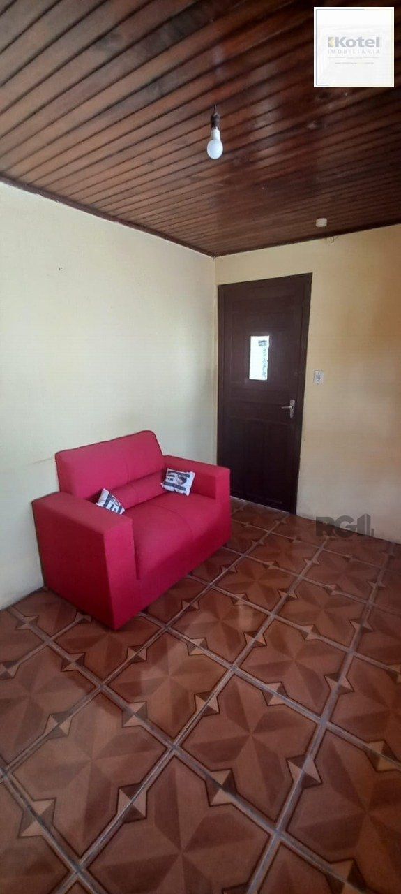 Oportunidade na zona sul, terreno com duas casas, 03 dormitórios  e cozinha com churrasqueira. — foto 2
