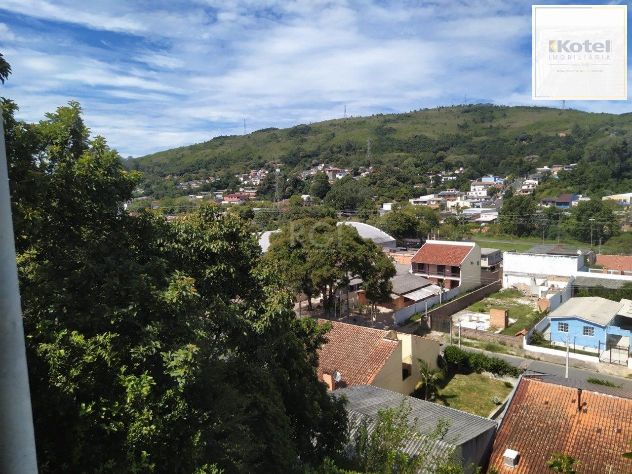 Casa com 5 dormitórios no bairro Jardim Carvalho
