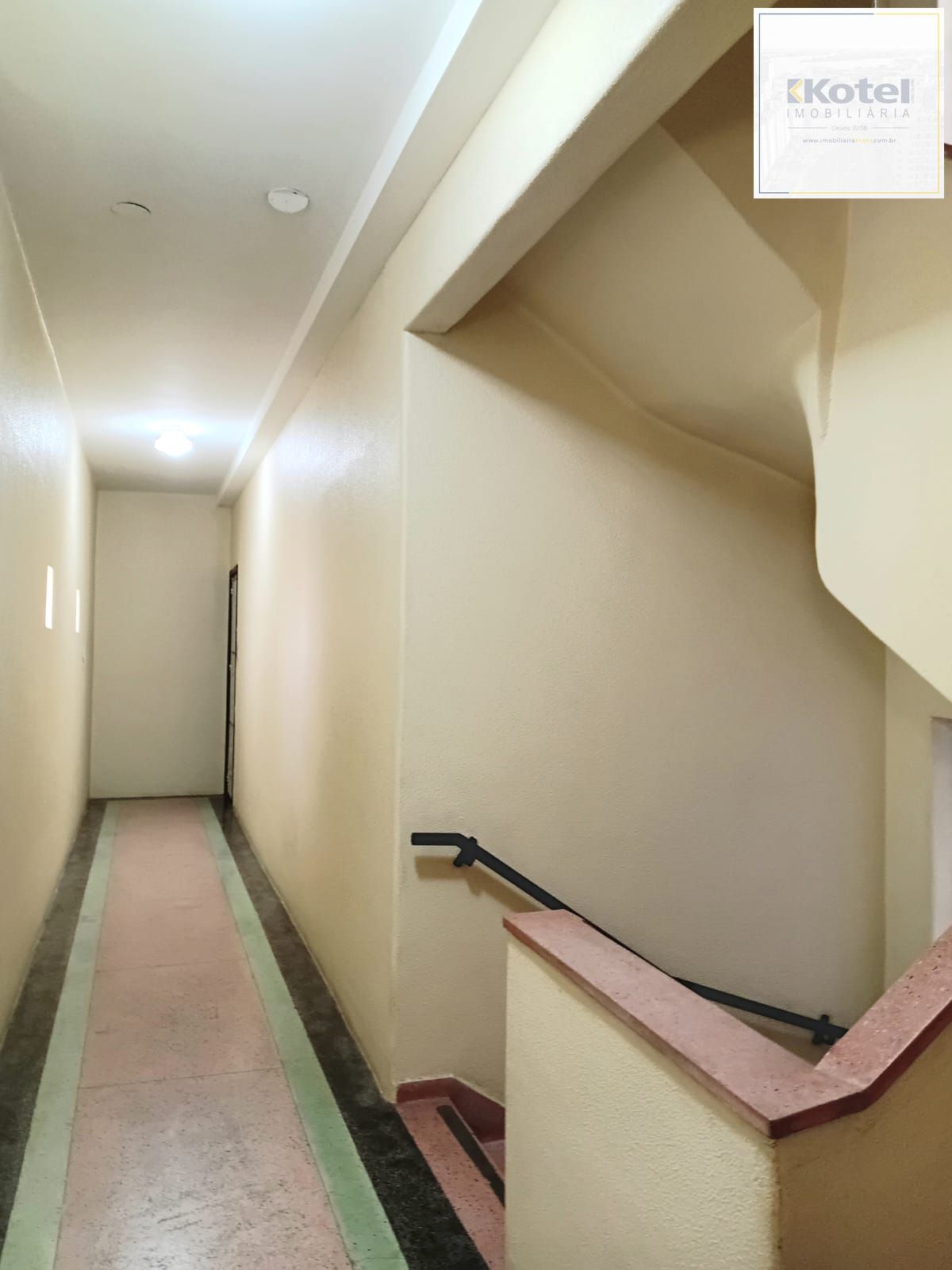 Apartamento 3 dormitórios, frente, sacada no bairro Santana - Porto Alegre - RS — foto 5