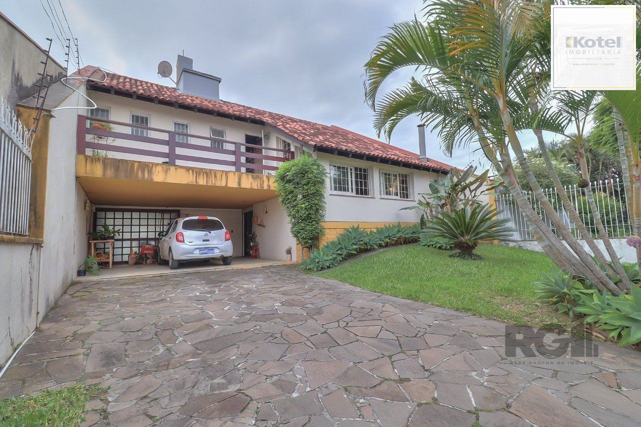 Casa a venda composta de 4 dormitórios no bairro Jardim Isabel em Porto Alegre