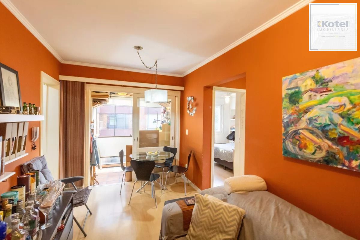 Apartamento 02 dormitórios - sacada com churrasqueira peças amplas em Tradicional condomínio no Bairro Cavalhada - 01 vaga escriturada — foto 5
