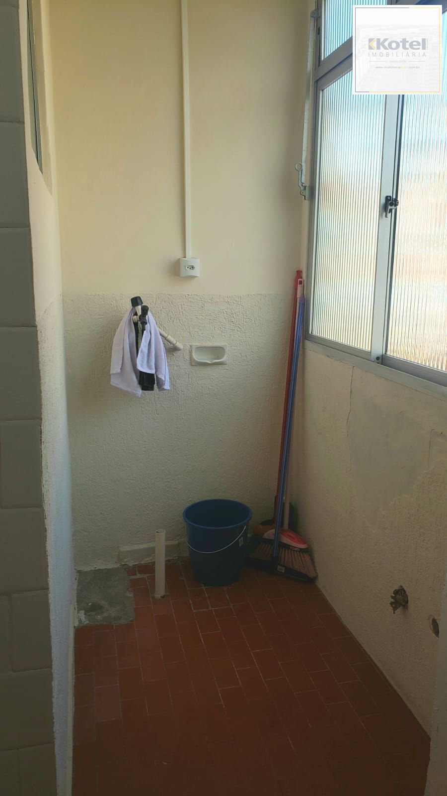 Apartamento de 2 dormitórios  quarto andar no bairro jardim Itu Sabará