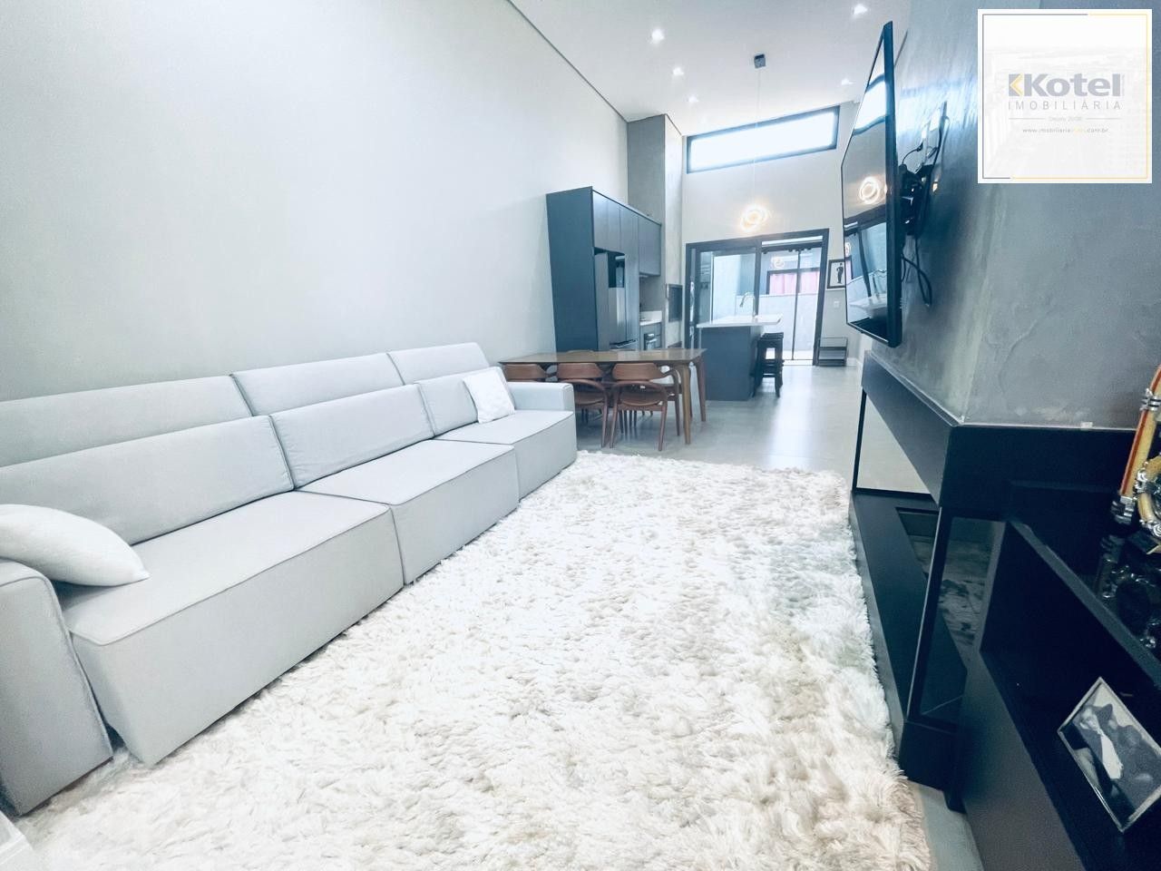 CASA EM CONDOMINIO TÉRREA,  3 SUÍTES 4 VAGAS DE GARAGEM, EM GRAVATAI RS