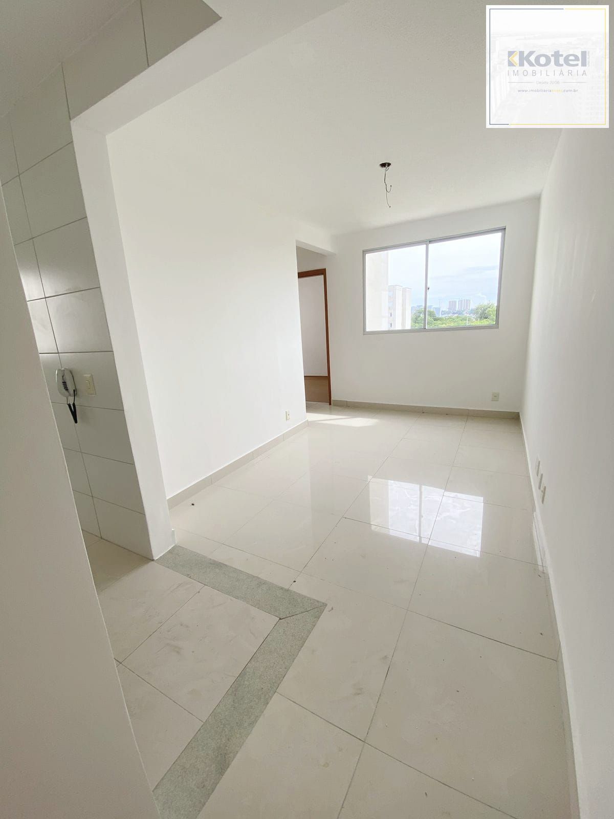 Apartamento com 02 quartos e 01 vaga escriturada no Bairro Jardim Leopoldina