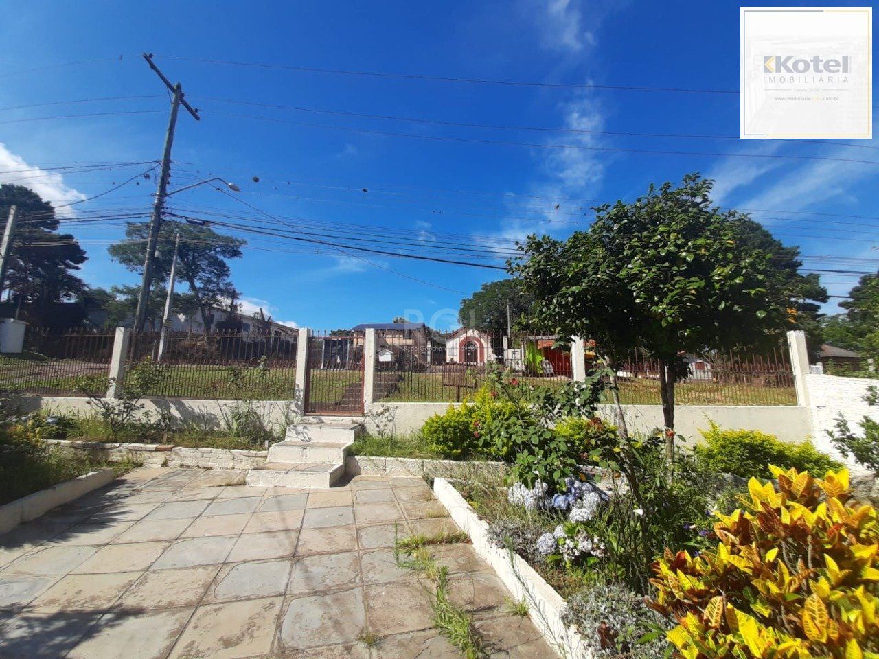 Casa para Venda - 495m², 2 dormitórios, sendo 1 suites, 4 vagas - Belém Velho, Porto Alegre — foto 2