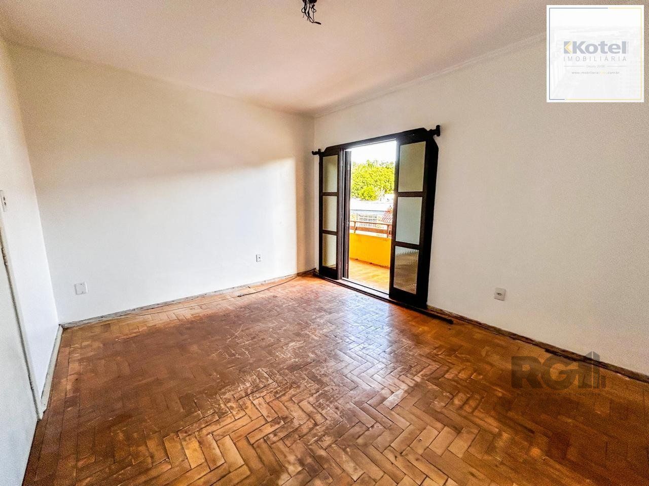 Casa de 3 Quartos, 1 suíte, garagem fechada, churrasqueira, na Cavalhada Poa/RS