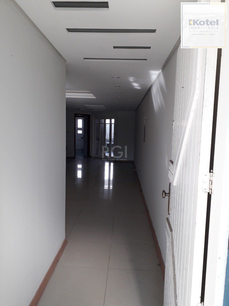 Casa para Venda - 205m², 2 dormitórios, sendo 1 suites, 2 vagas - Ipanema — foto 2