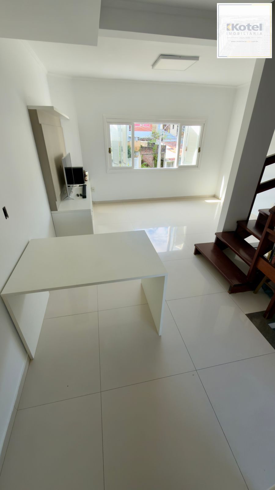 Casa com 02 quartos e 02 vagas no Bairro Jardim Itu em Porto Alegre — foto 3