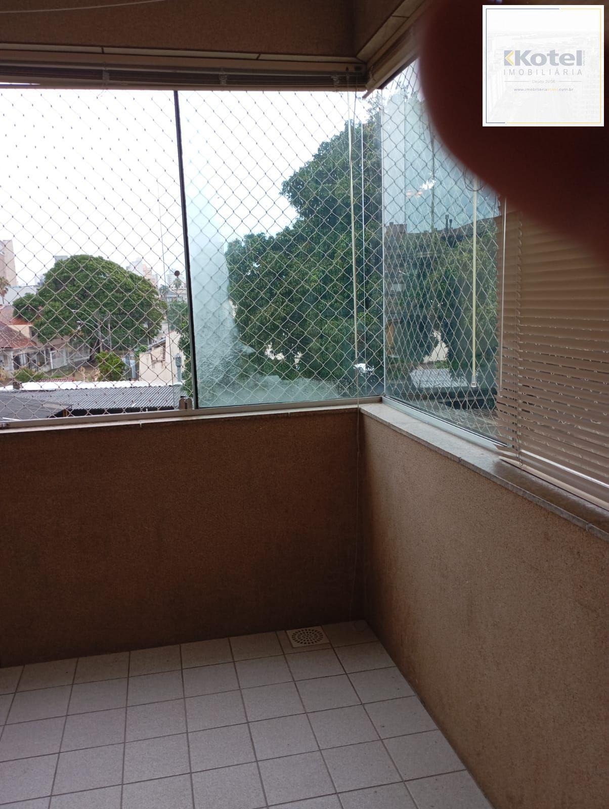 Apartamento com 02 quartos e 01 vaga coberta no Bairro Menino Deus, Porto Alegre — foto 4