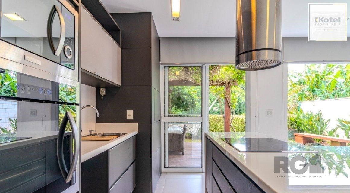 Casa em Condomínio com 04 Quartos - 4 vagas, 200,36 m² de área privativa - LOMBA DO PINHEIRO — foto 5