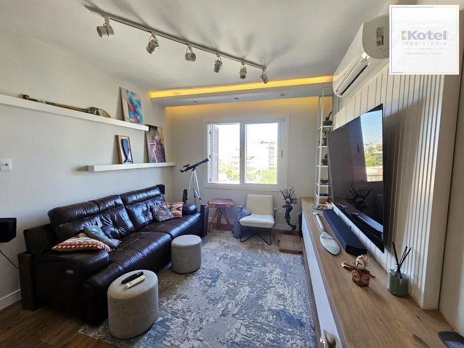 Apartamento de 02 quartos  semimobiliado no Bairro Petropólis