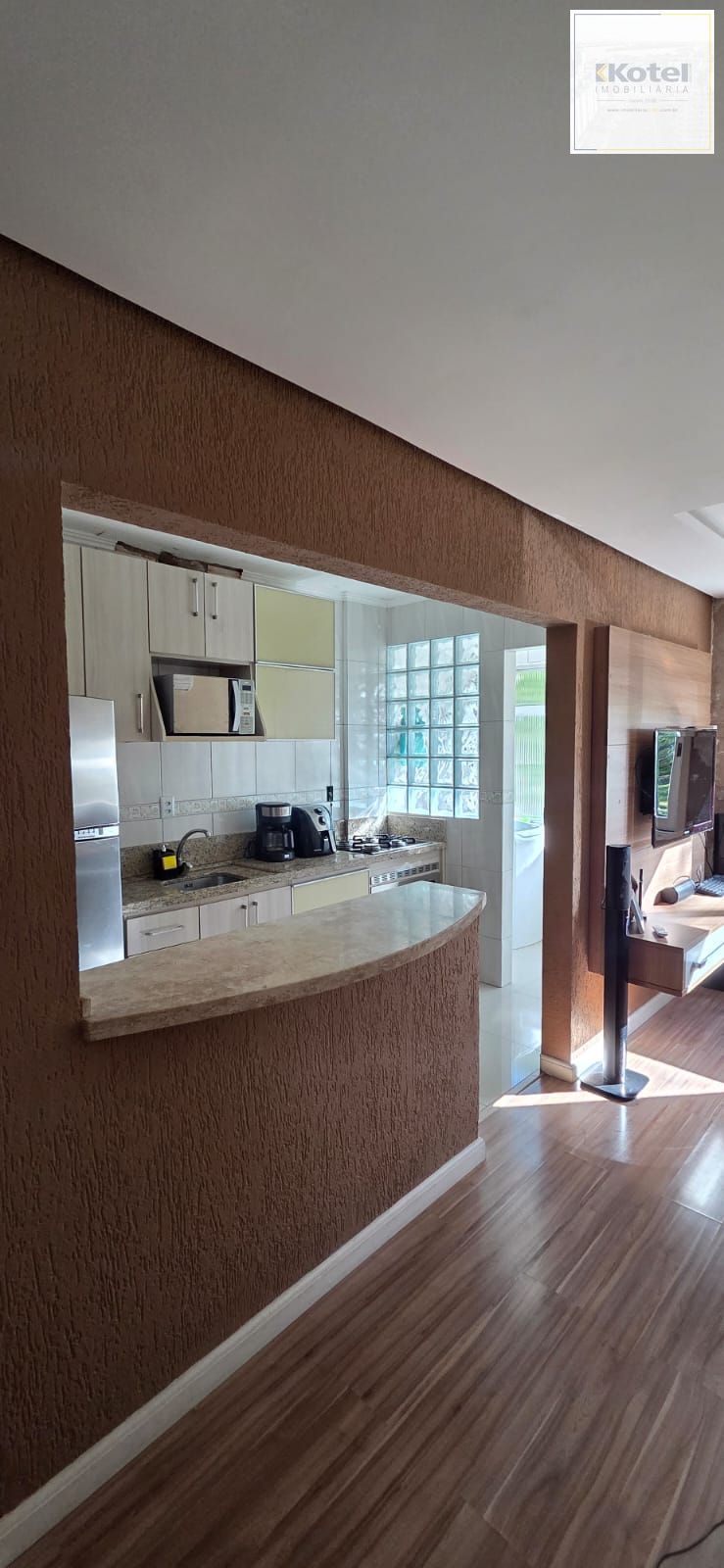 Apartamento com 02 quarto e 01 vaga no Bairro Praia de Belas em Porto Alegre