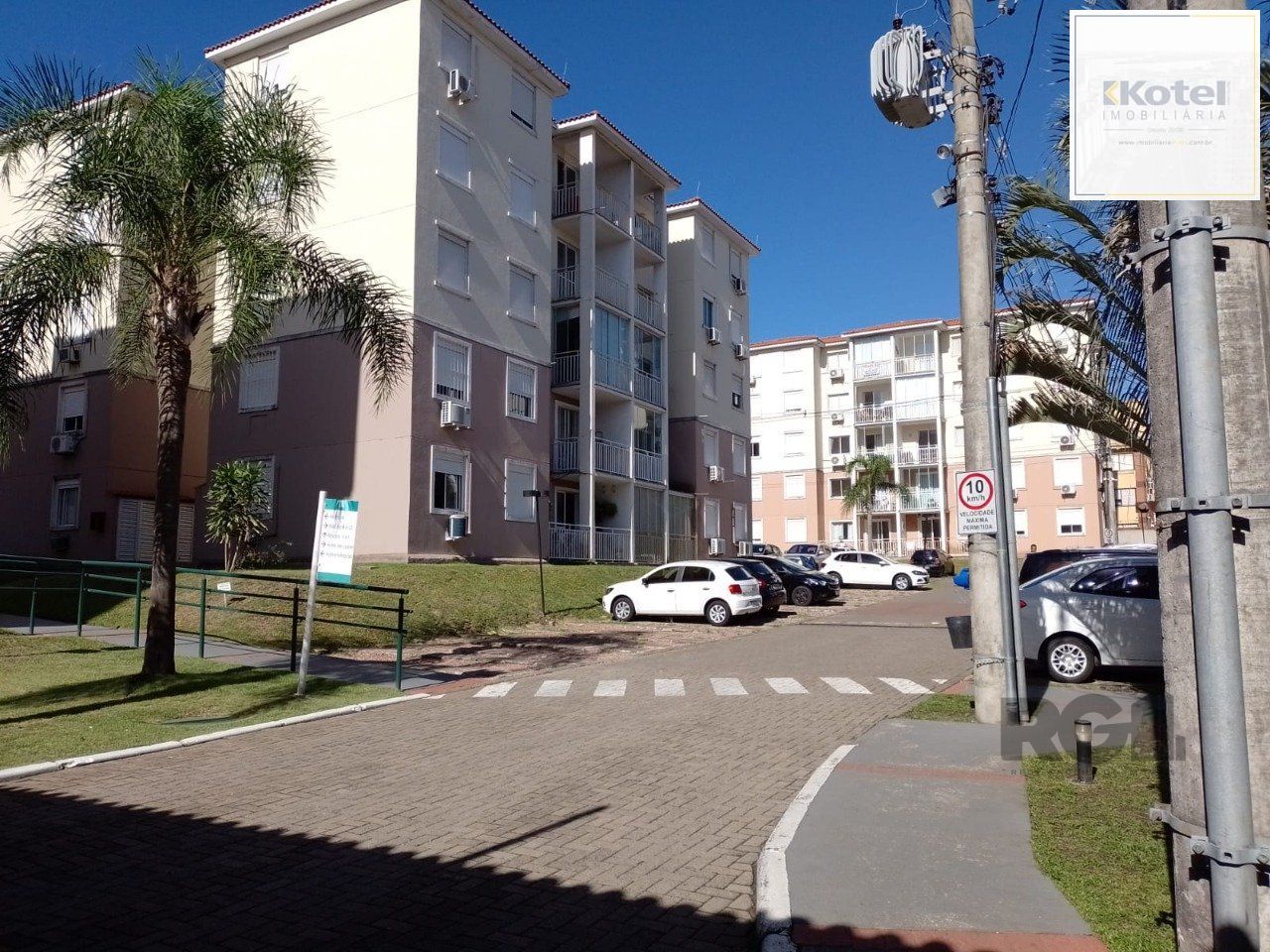 Apartamento de 3 dormitórios com vaga no bairro Morro Santana — foto 2