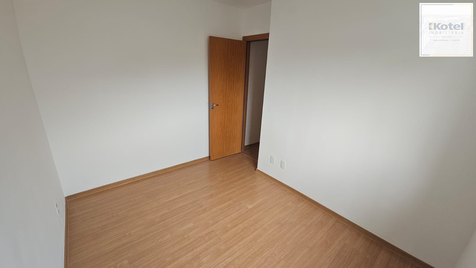 Apartamento 2 dormitórios , suíte , sacada com churrasqueira , 1 vaga de garagem coberta !