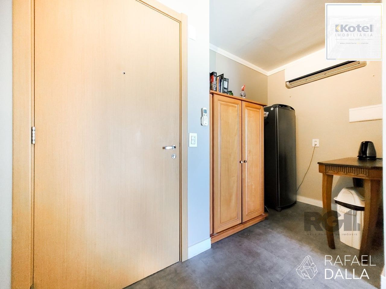 Sala comercial na Rua Loureiro da Silva, no bairro Cidade Baixa, pronta para atender às necessidades do seu negócio. — foto 4