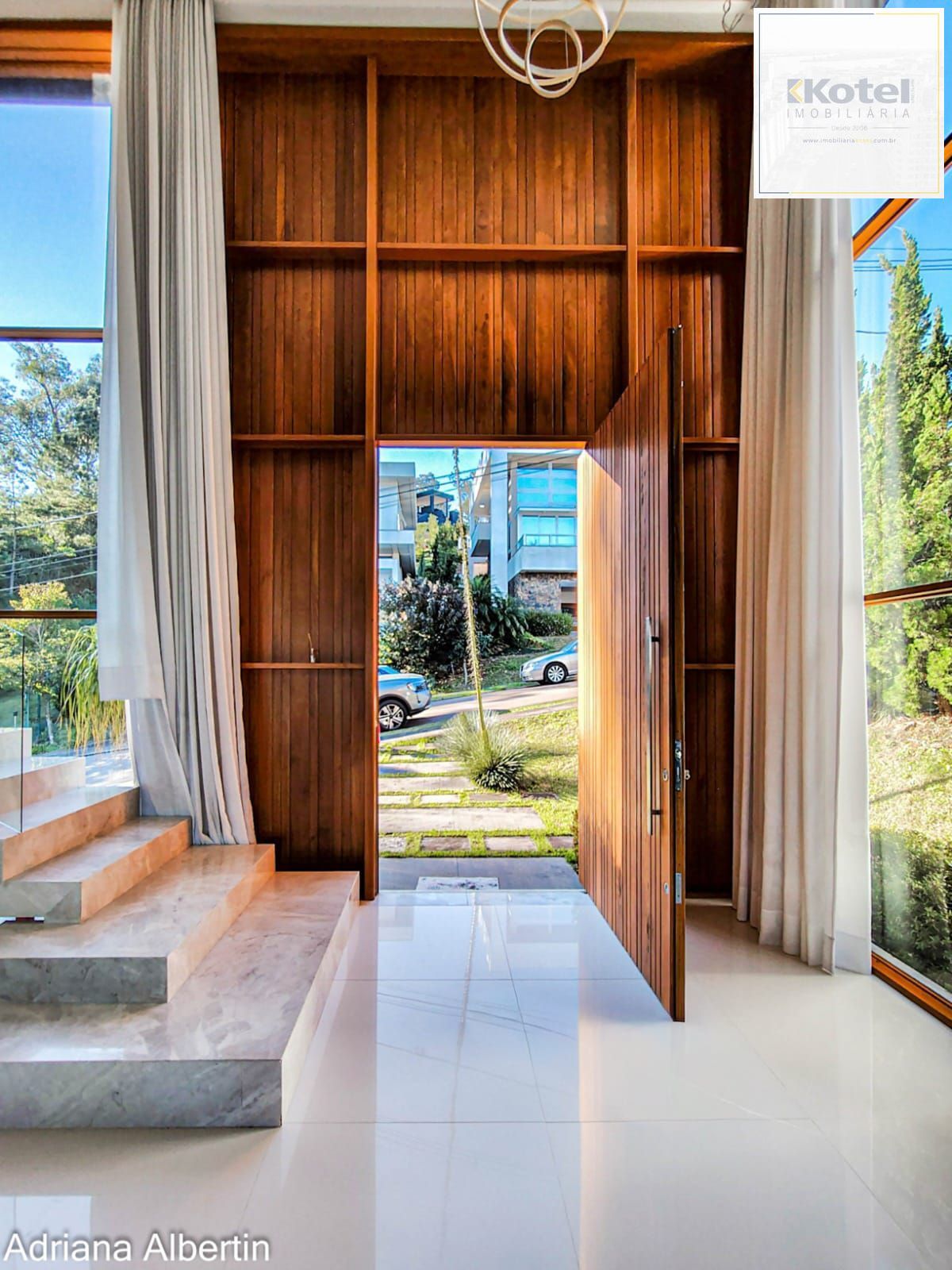 CASA COM 341M² PRIVATIVO - ALPHAVILLE PORTO ALEGRE