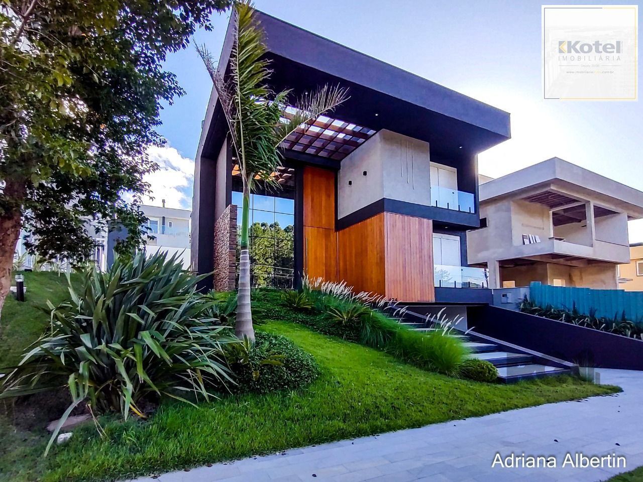 Casa Condominio para Venda - 266.44m², 4 dormitórios, sendo 4 suites, 2 vagas - Alphaville — foto 2