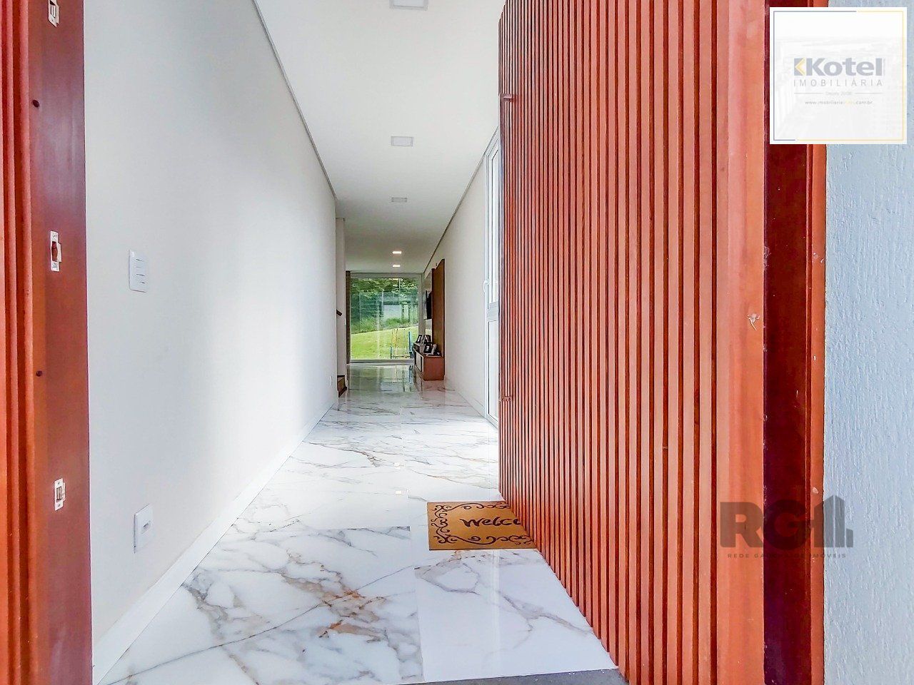 Casa com 284m² - em terreno de 566m² - Alphaville Porto Alegre — foto 3