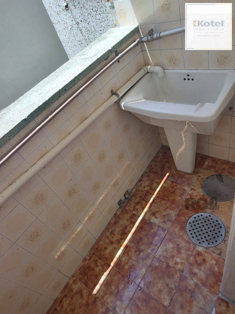 Apartamento 1Dormitório desocupado  na Venâncio Aires piso parquêt ensolarado área de serviço ac financiamento FGTS